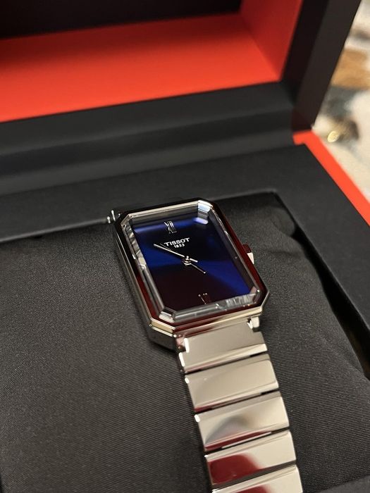 Луксозен дамски часовник TISSOT