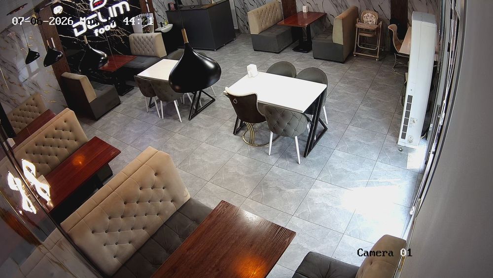 Kafe va restoranlar uchun 5 juft yumshoq mebel va 8 ta yumshoq stul
