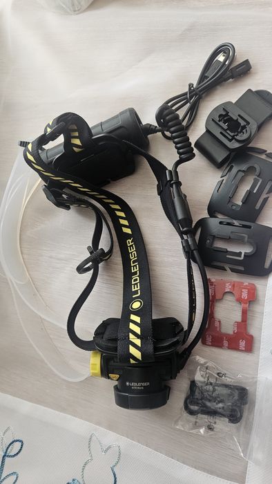 Lanterna de cap Ledlenser H7R Work Reincarcabila 1000lm raza luminoasa