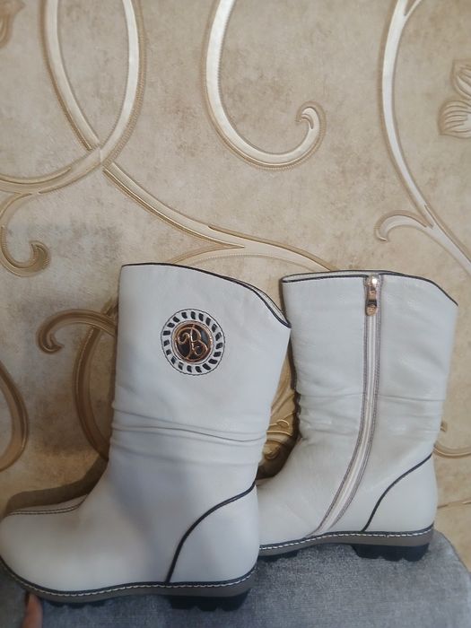 Продам зимние сапоги Турция