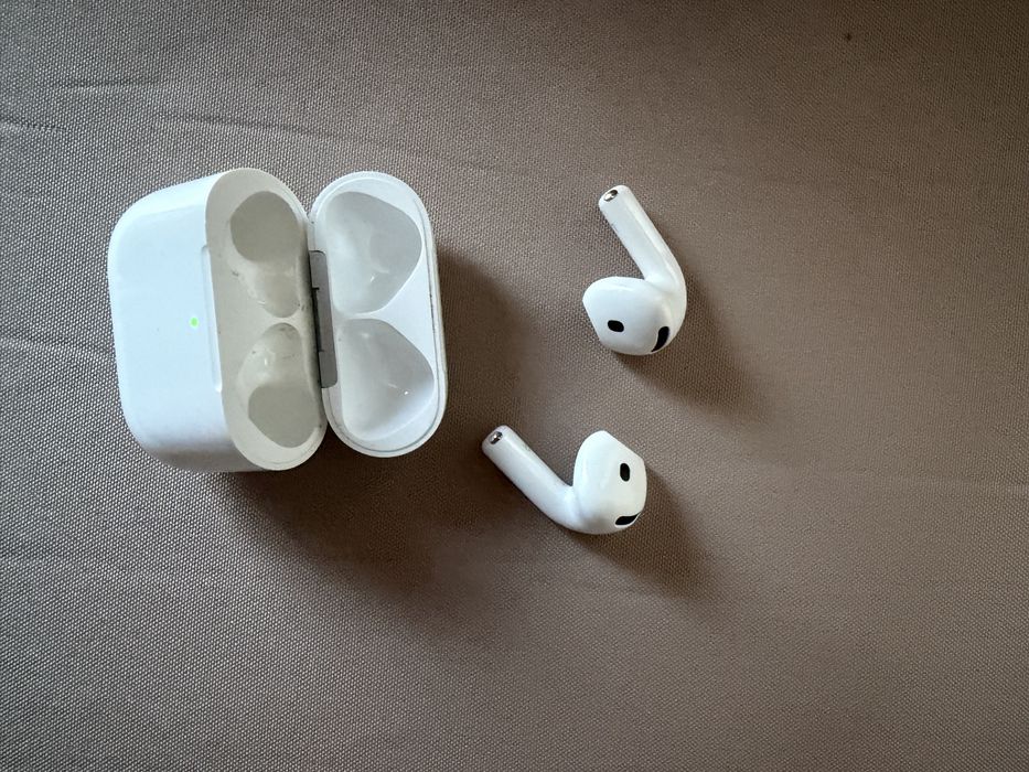 AirPods 4    ANC