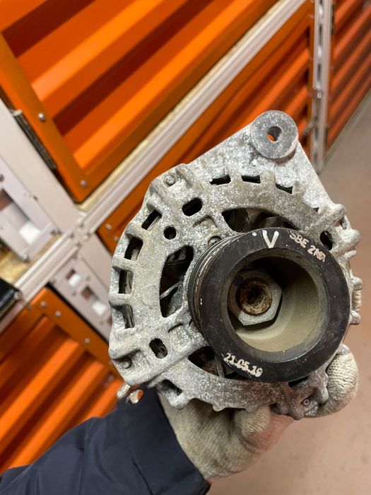 Продам генератор на Гранту (Granta)