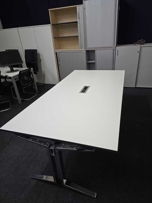 Masa conferinta 560 VS