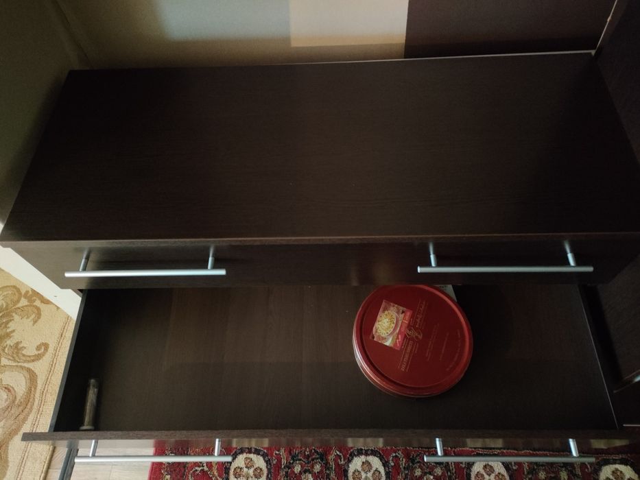 Комод с зеркалом