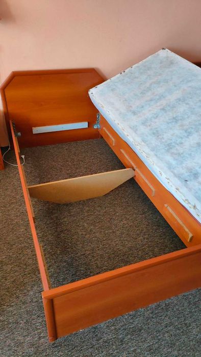 Употребявани хотелски легла с матрак