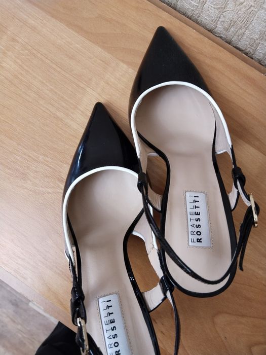 Продам итальянские босоножки.