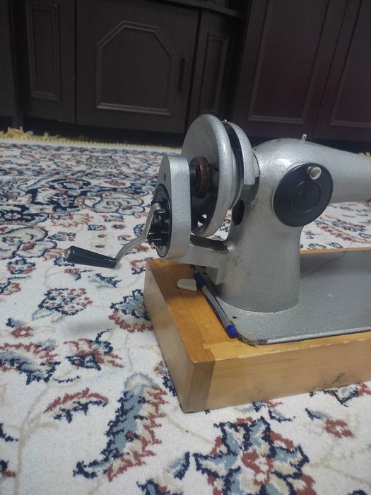 Швейные машина ручной