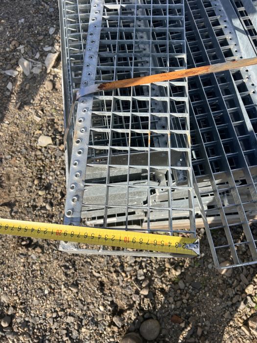 Trepte zincate 80/20