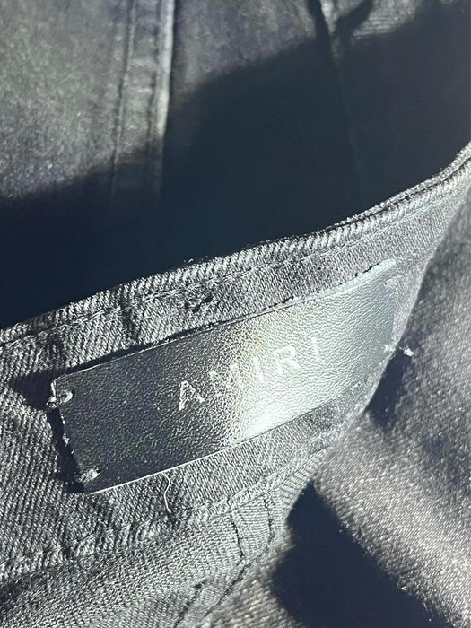 Model nou Blugi Amiri