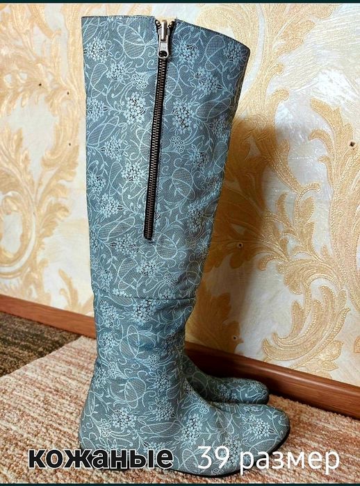 Кожанные демисезонные сапоги.