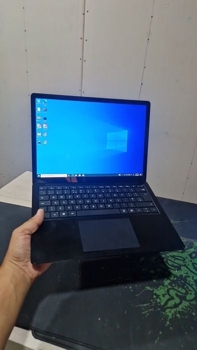 Microsoft surfice laptop 3 core i5