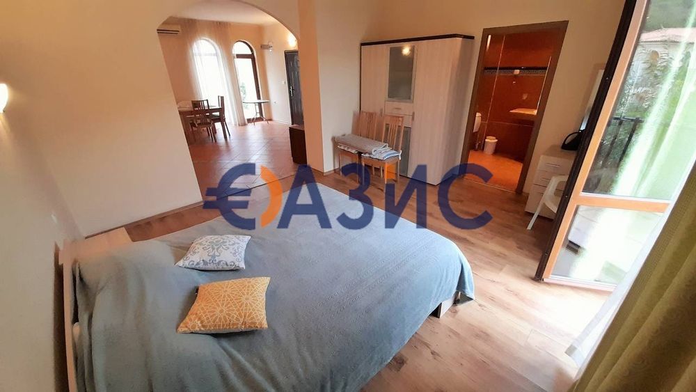 Продава се Двустаен апартамент в к.к. Елените - 72 кв.м за 882 €/кв.м - Снимка #12