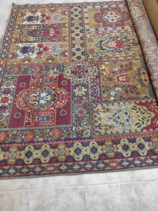 Килим тип персийски 375/245см. около 16кг.