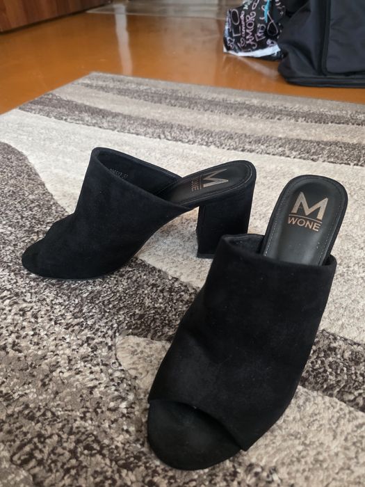 Босоножки замшевые