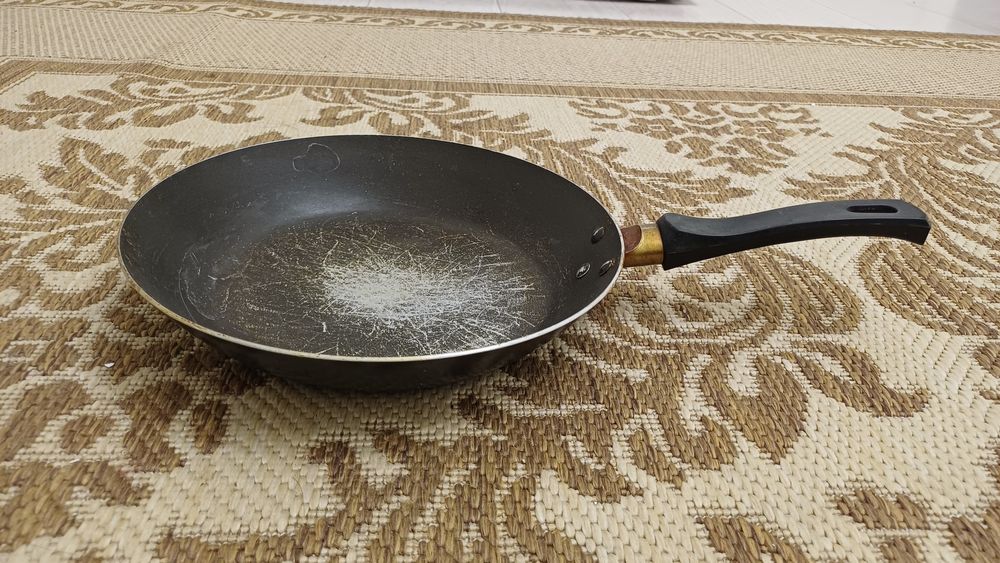 Продам сковородки