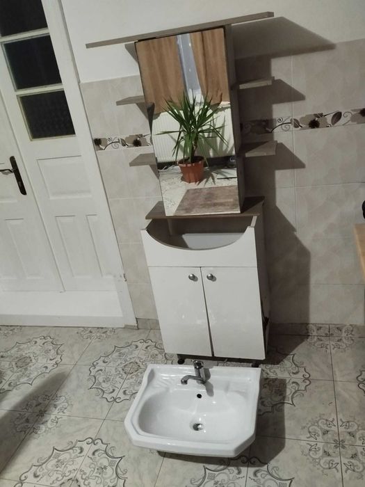 Dulăpior baie cu oglindă.