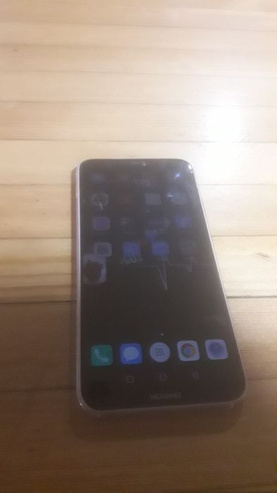 Huawei telefoni sotiladi