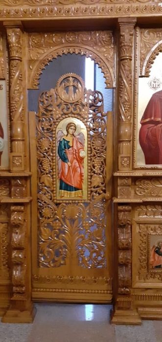 Vand mobilier lemn masiv