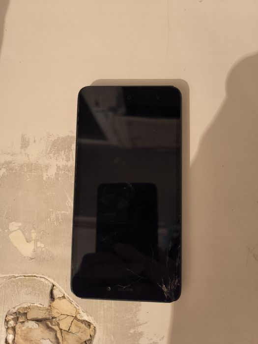 Продам телефоны на запчасти срочно.