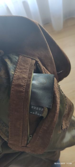 Costum vânător sau baluri vânători de piele și sacou