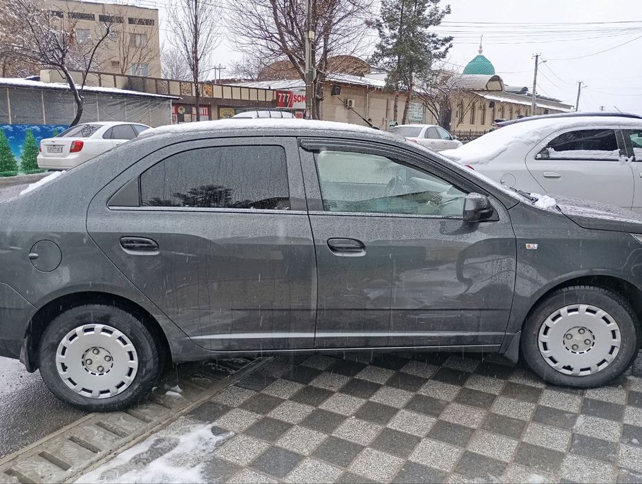 Срочно продаю Cobalt серого цвета