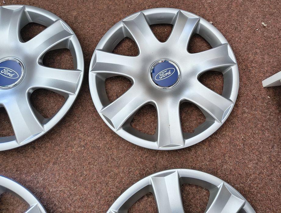 Capace jante roti R 14 Ford Focus Fiesta  Ka ..etc
Capacele sunt Noi .nefolosite