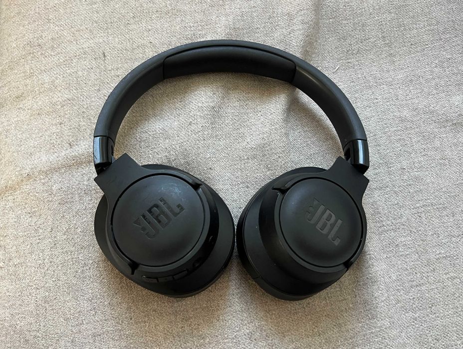 Casti Bluetooth JBL Tune 720BT defecte buton pornire