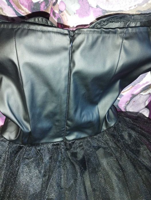 Нова, черна рокля ХС, С