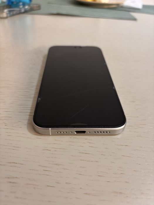 Vând iPhone 15 Pro Max 256 GB, culoare White Titanium