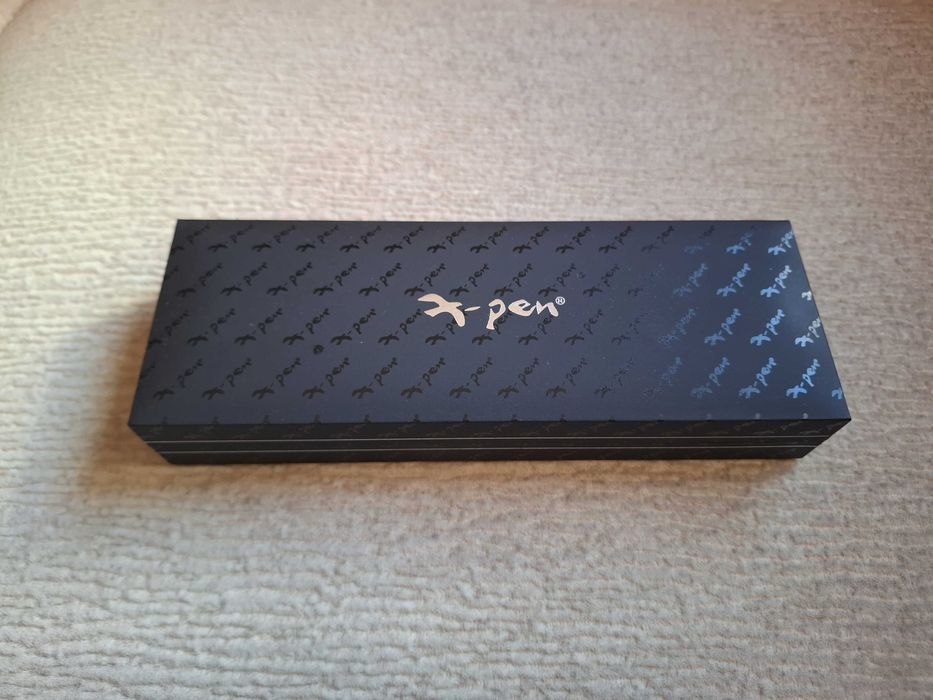 Stilou X-Pen gri lucios cu accente aurii