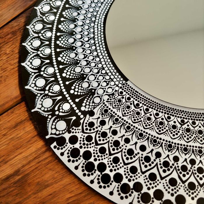 Oglina decorativa in stil mandala