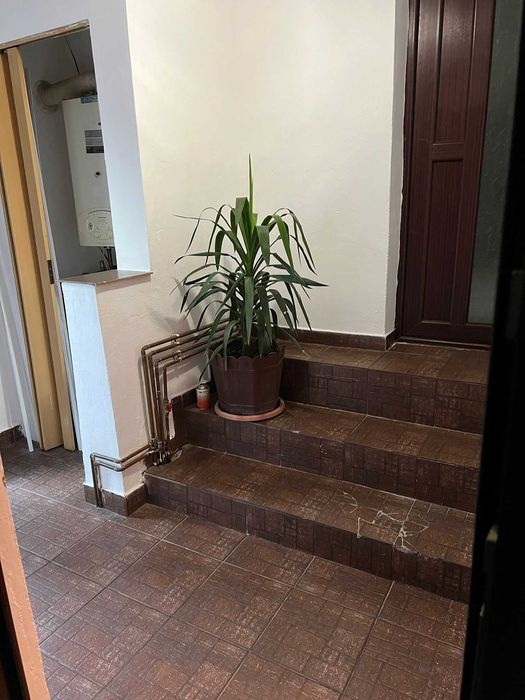 Casa de închiriat la curte