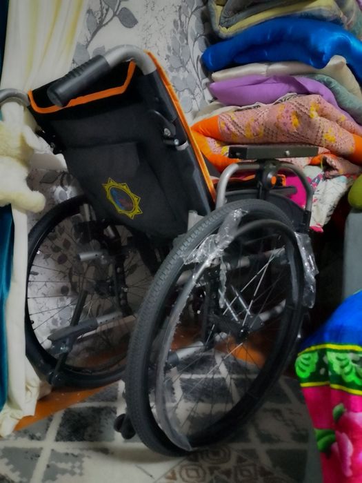 Продам инвалидную коляску