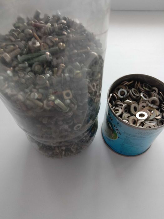 Подшипники разные и крепёж.