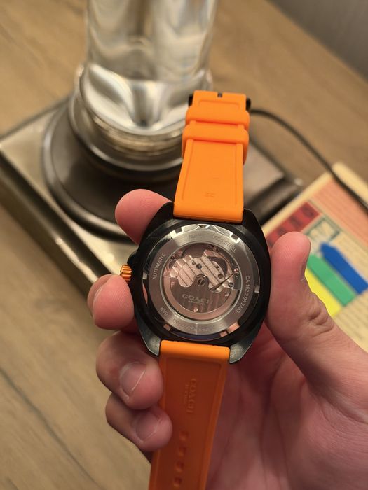 Продам классные часы COACH