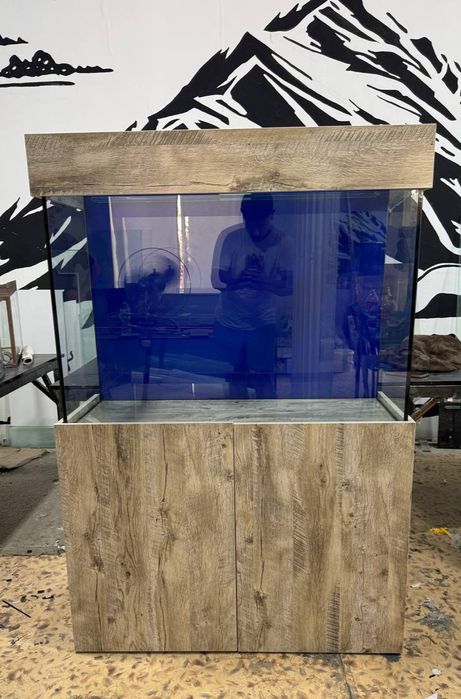 Аквариум с тумбой новый