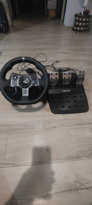 Vand volan logitech  g920 xbox series x/s xbox one și  PC
