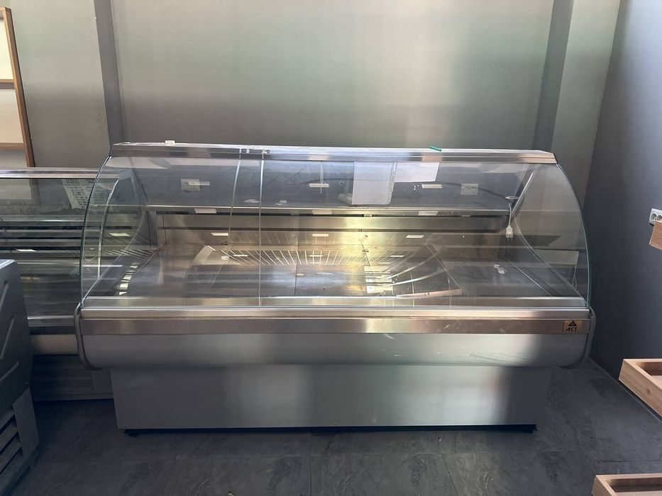 Холодильник витрина
