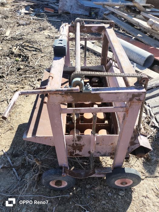 Шлакаблок құятын апарат сатылады