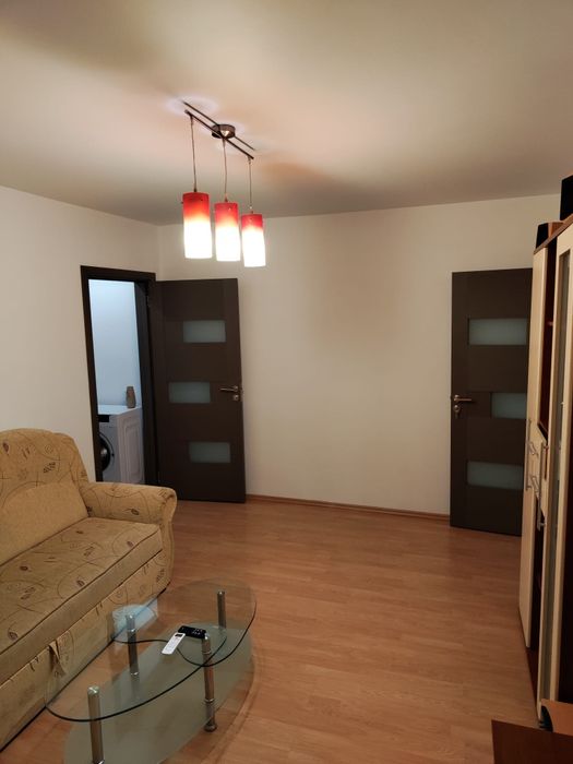 Proprietar închiriez apartament 3 camere