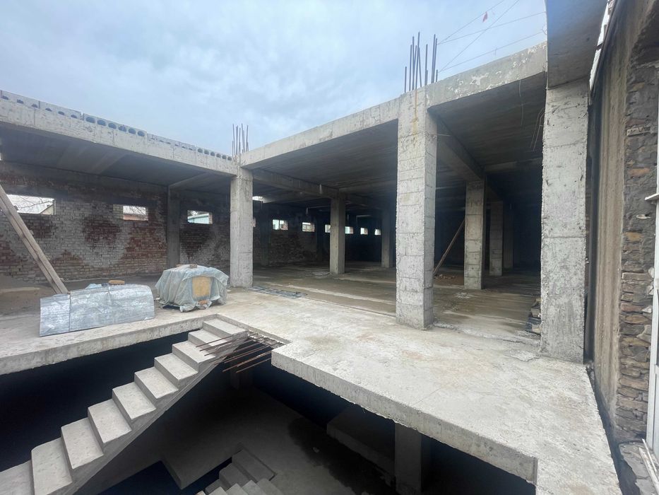 Продается здание вдоль дороги! Яккасарайский район. Саламатина.