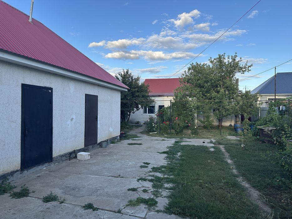 Жер үй сатылады.