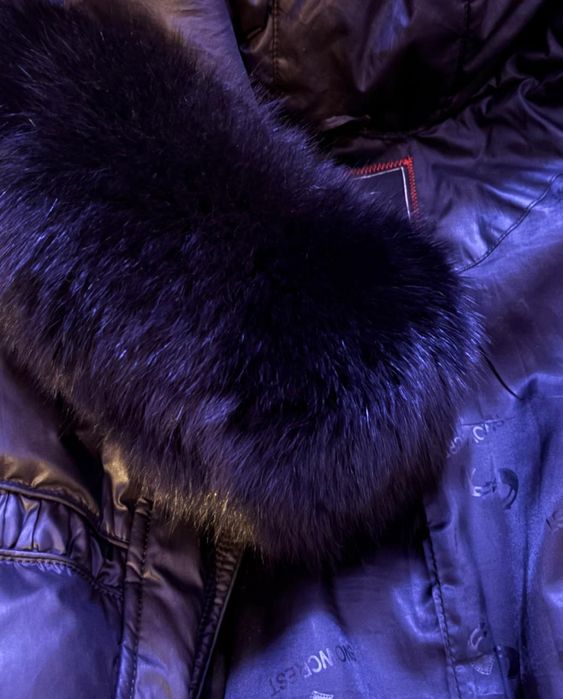 Плащ черный, зима.