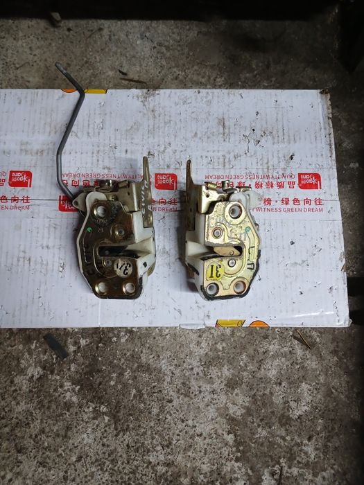 Замок двери Хонда Цивик 1993г