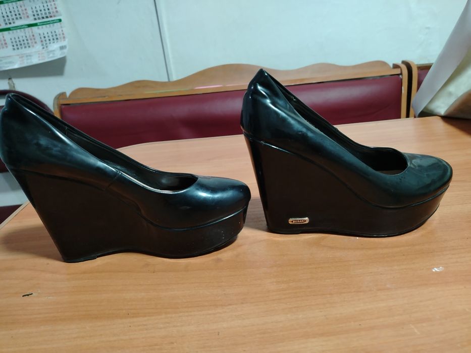 Продам туфли в платформе