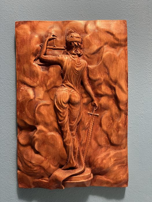 Дърворезба пано “Жена”