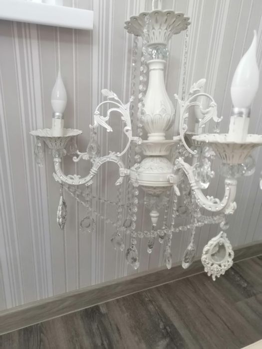 Продам люстру 2 штуки