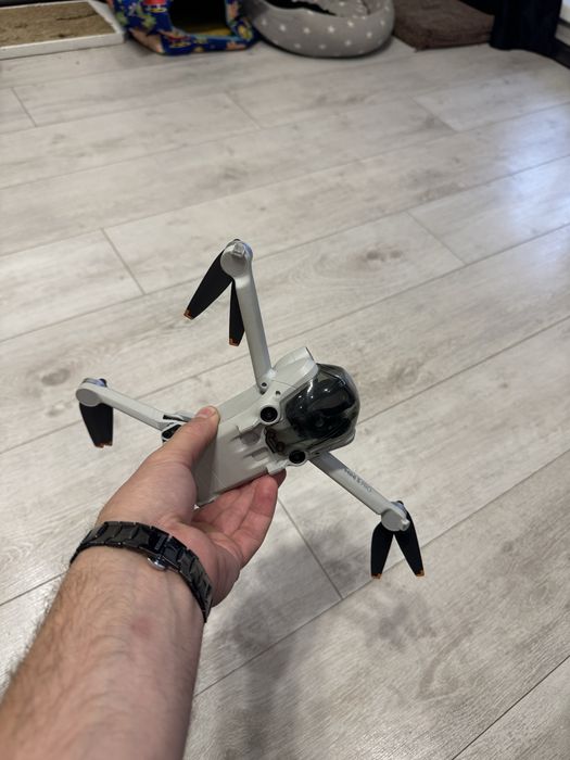 Продам DJI mini 3