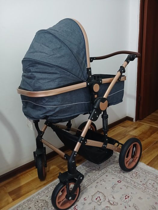 Детская коляска использовал только в квартире