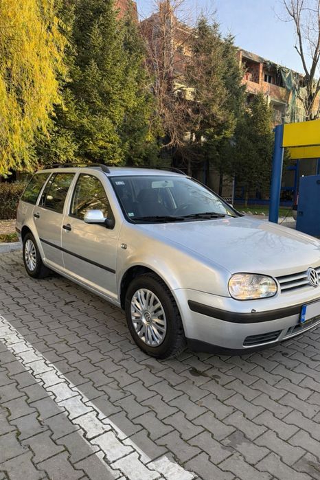 Vând Golf 4 Break 1.6